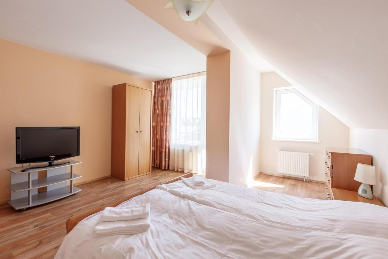 Hotel Viesbutis Prie Fontano Palanga Esterno foto