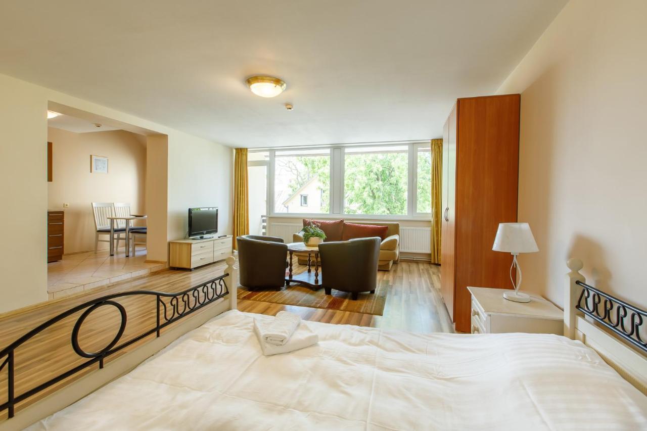Hotel Viesbutis Prie Fontano Palanga Esterno foto