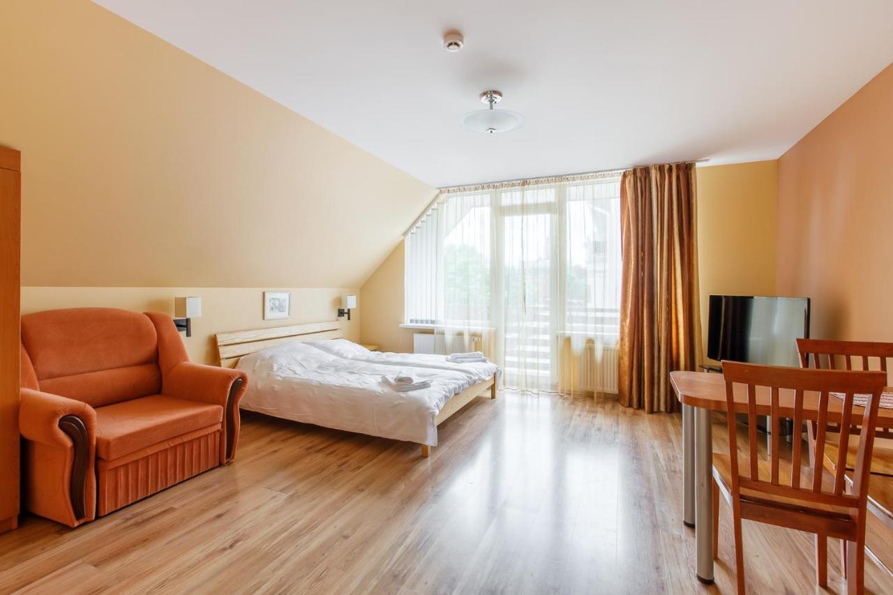 Hotel Viesbutis Prie Fontano Palanga Esterno foto