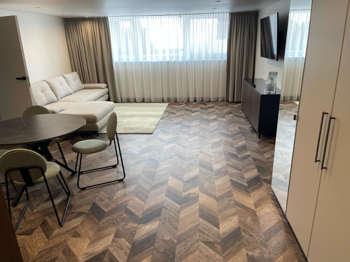 Hotel Viesbutis Prie Fontano Palanga Esterno foto